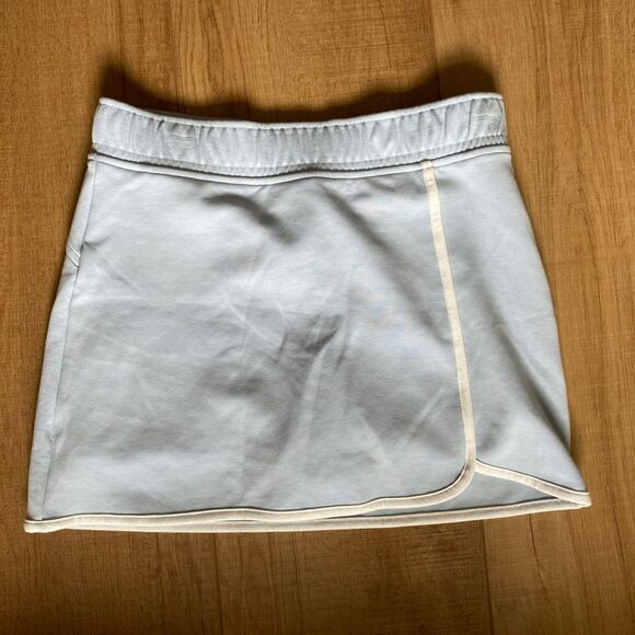 Old Navy size xl 14-16 high waisted dynamic fleece skirt skort light blue white - Picture 3 of 6
